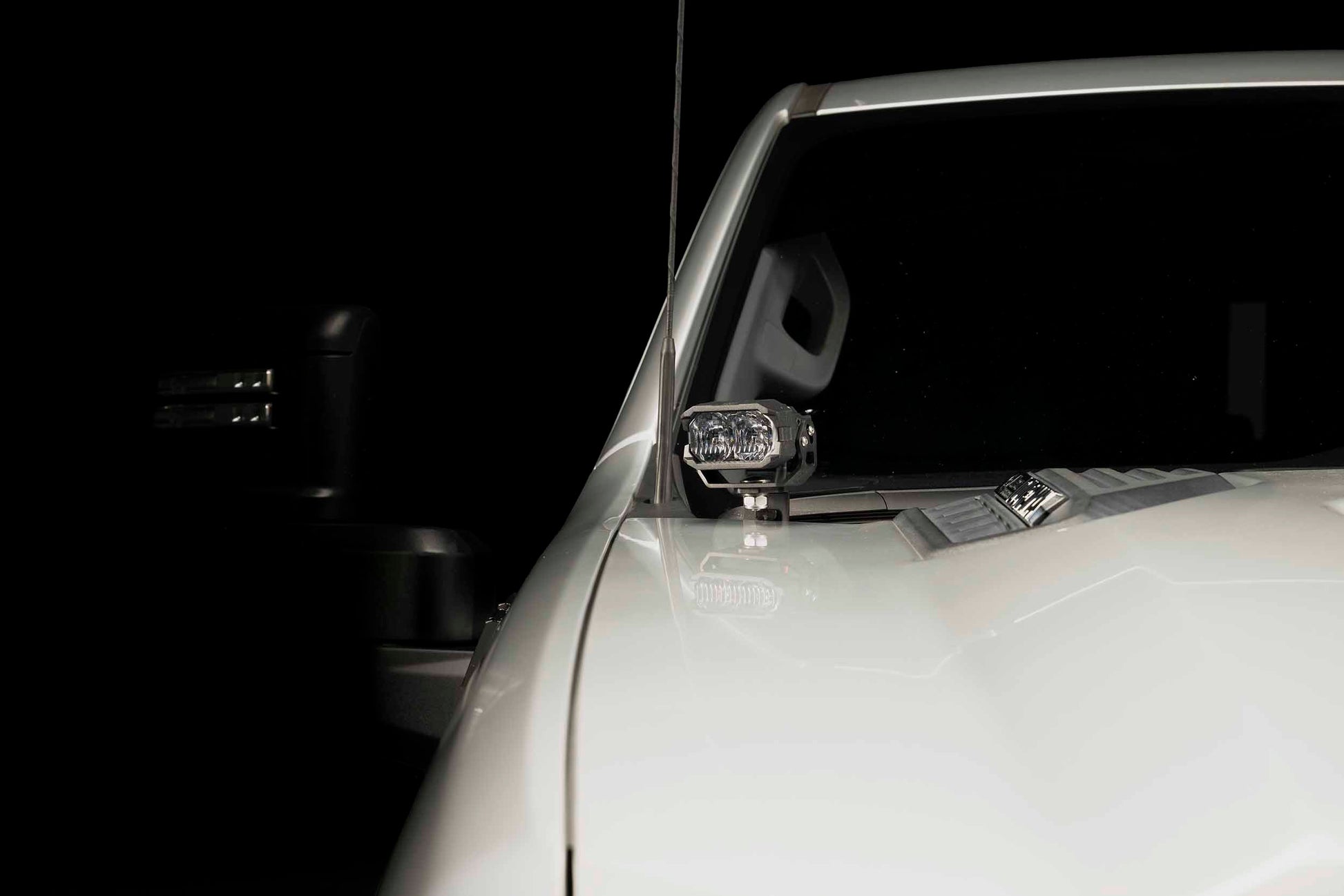 Morimoto 2Banger Ditch Light Kit: 20-24 Silverado HD (HXB White Combo Beam) - Off Road - Veh. Spec (Image 5 of 6)