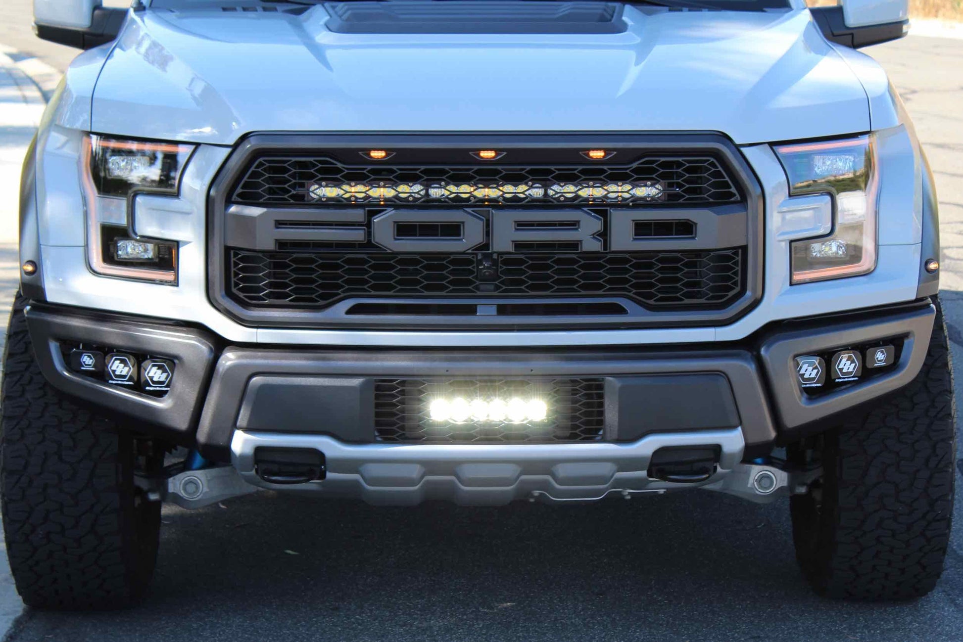 BD Grille-Mount LED System: Ford Raptor (17-20) (30in / S8 Bar) - Off Road - Veh. Spec (Image 5 of 6)