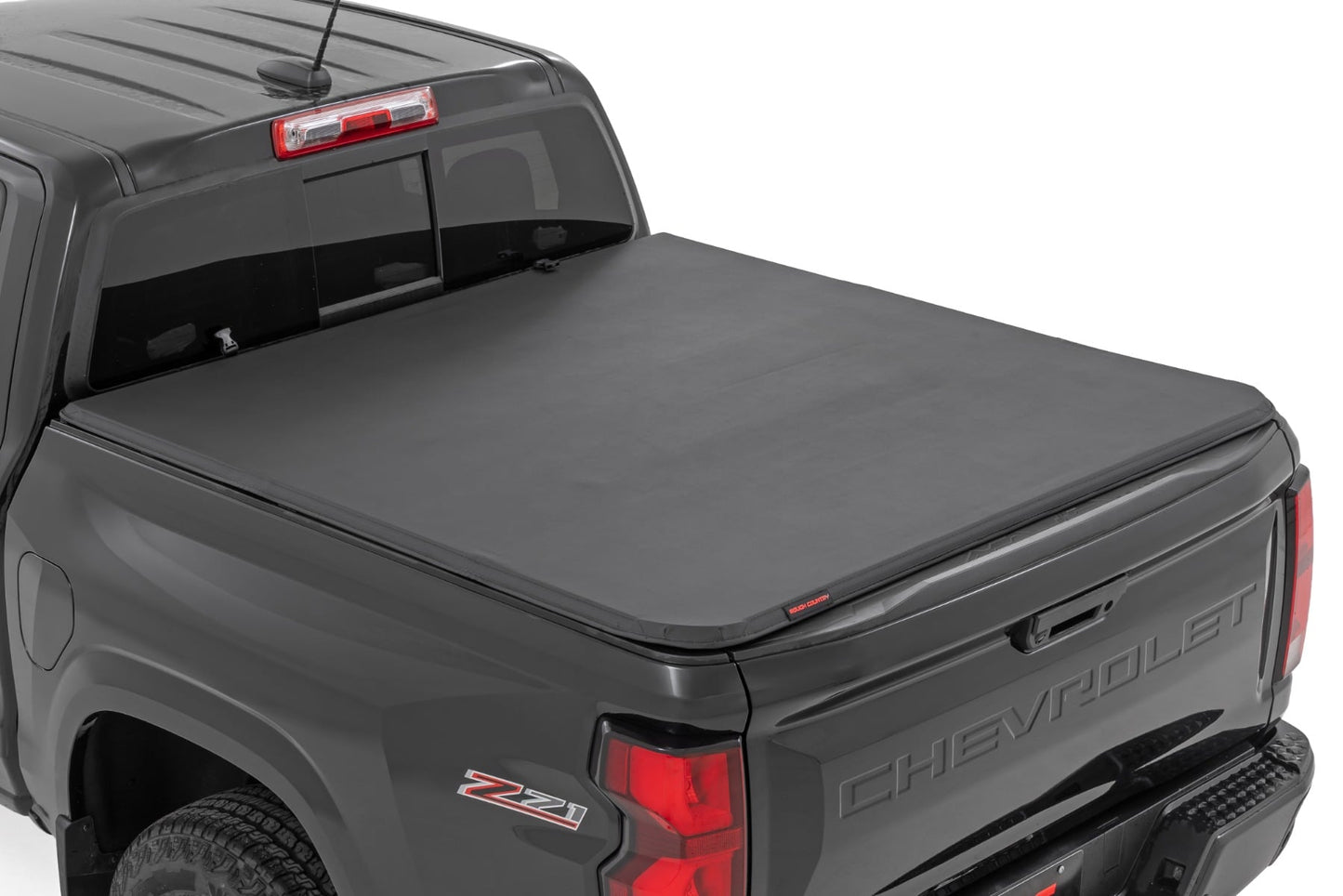 Soft Tri-Fold Bed Cover | 5' Bed | Chevy/GMC Canyon/Colorado 2WD/4WD (23-26) - Bed Covers (Image 1 of 6)