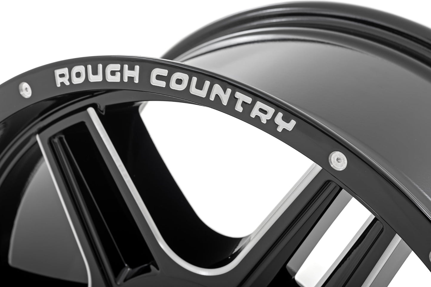 Rough Country 92 Series Wheel | Machined One-Piece | Gloss Black | 18x9 | 5x5.5 | +0mm - RC Wheels (Image 2 of 4)