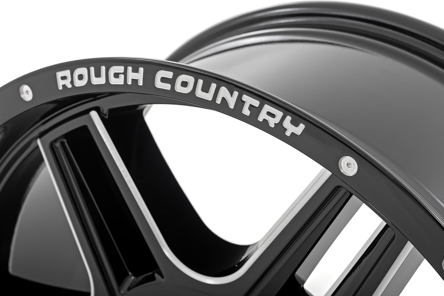 Rough Country 92 Series Wheel | Machined One-Piece | Gloss Black | 18x9 | 5x5.5 | +0mm - RC Wheels (Image 2 of 4)