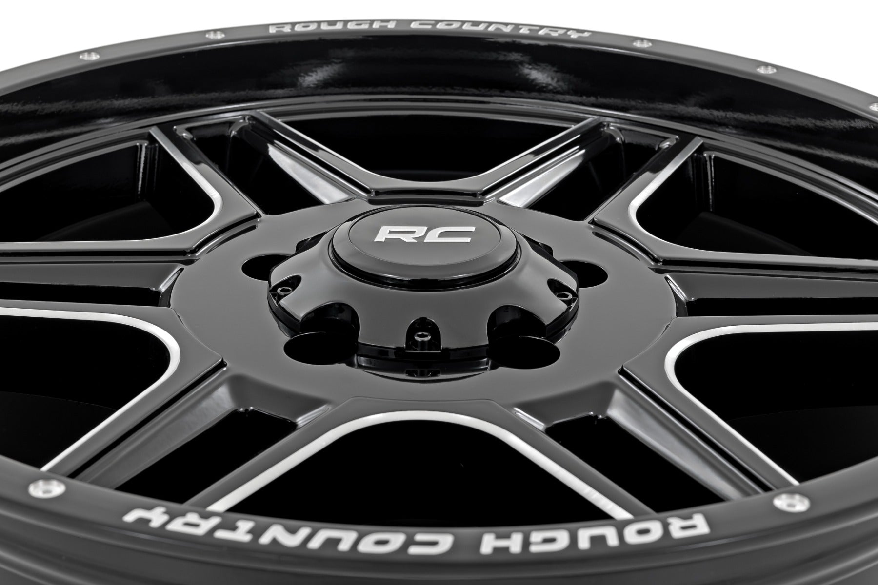 Rough Country 92 Series Wheel | Machined One-Piece | Gloss Black | 18x9 | 5x5.5 | +0mm - RC Wheels (Image 3 of 4)