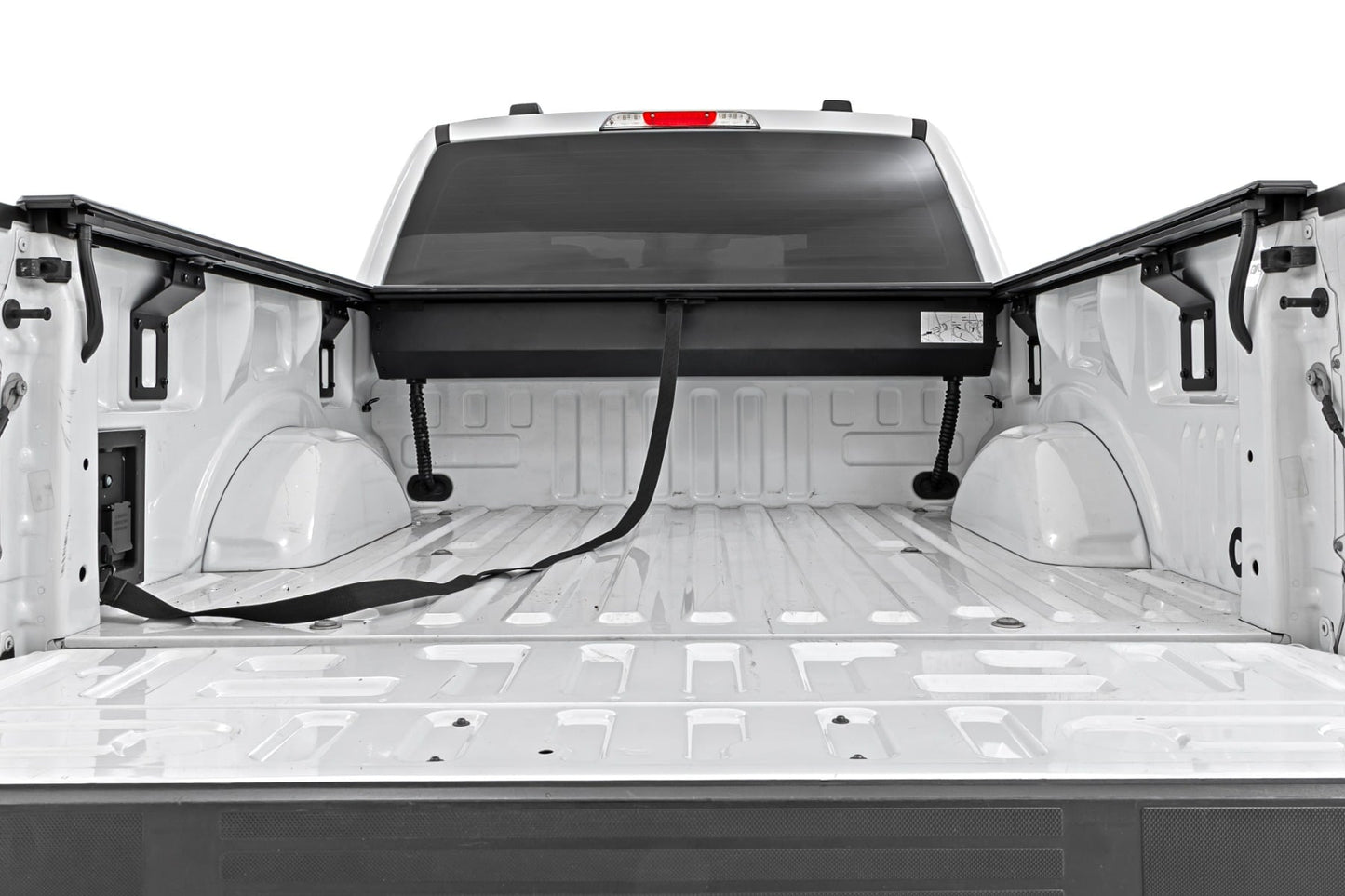 Manual Retractable Bed Cover | 5'7" Bed | Ford F-150 (15-26)/F-150 Lightning (22-26) - Bed Covers (Image 5 of 6)