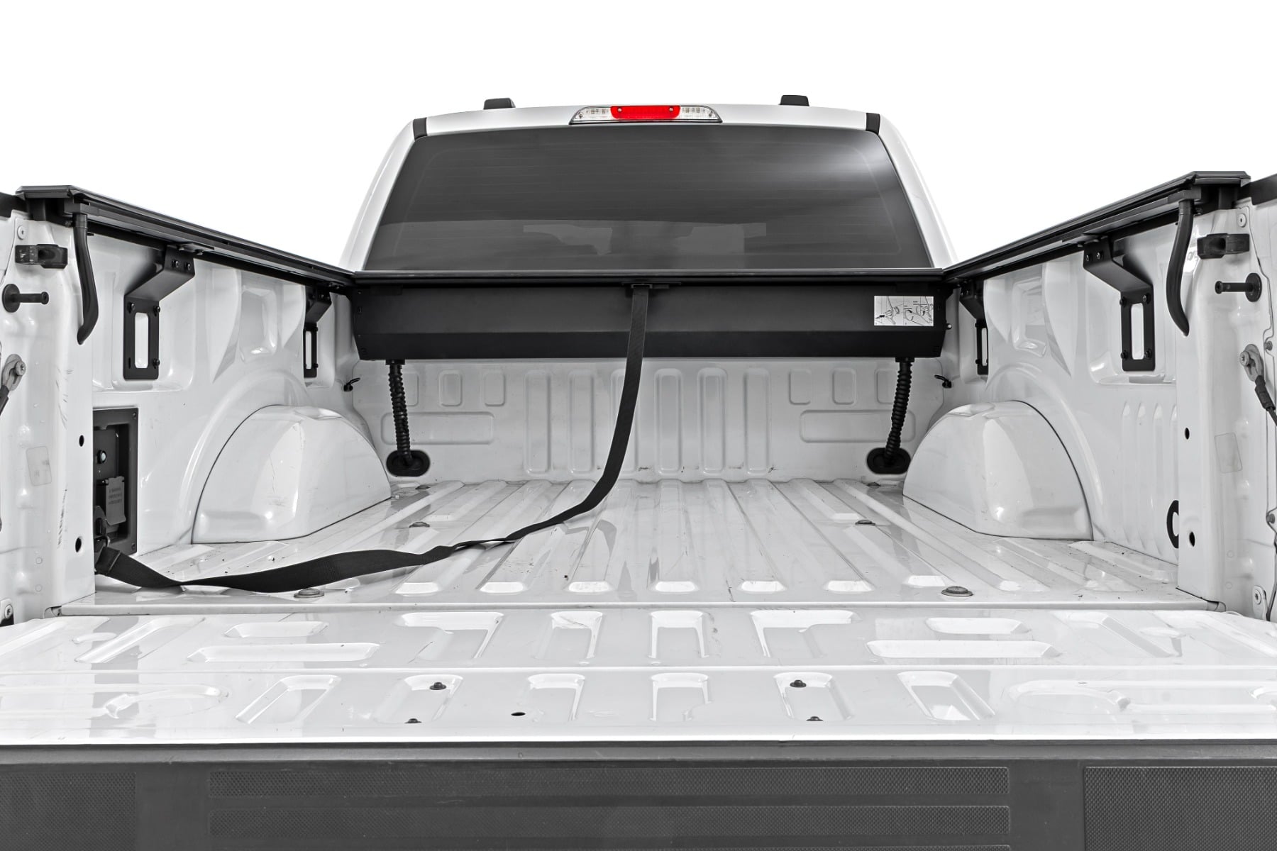 Manual Retractable Bed Cover | 5'7" Bed | Ford F-150 (15-26)/F-150 Lightning (22-26) - Bed Covers (Image 5 of 6)