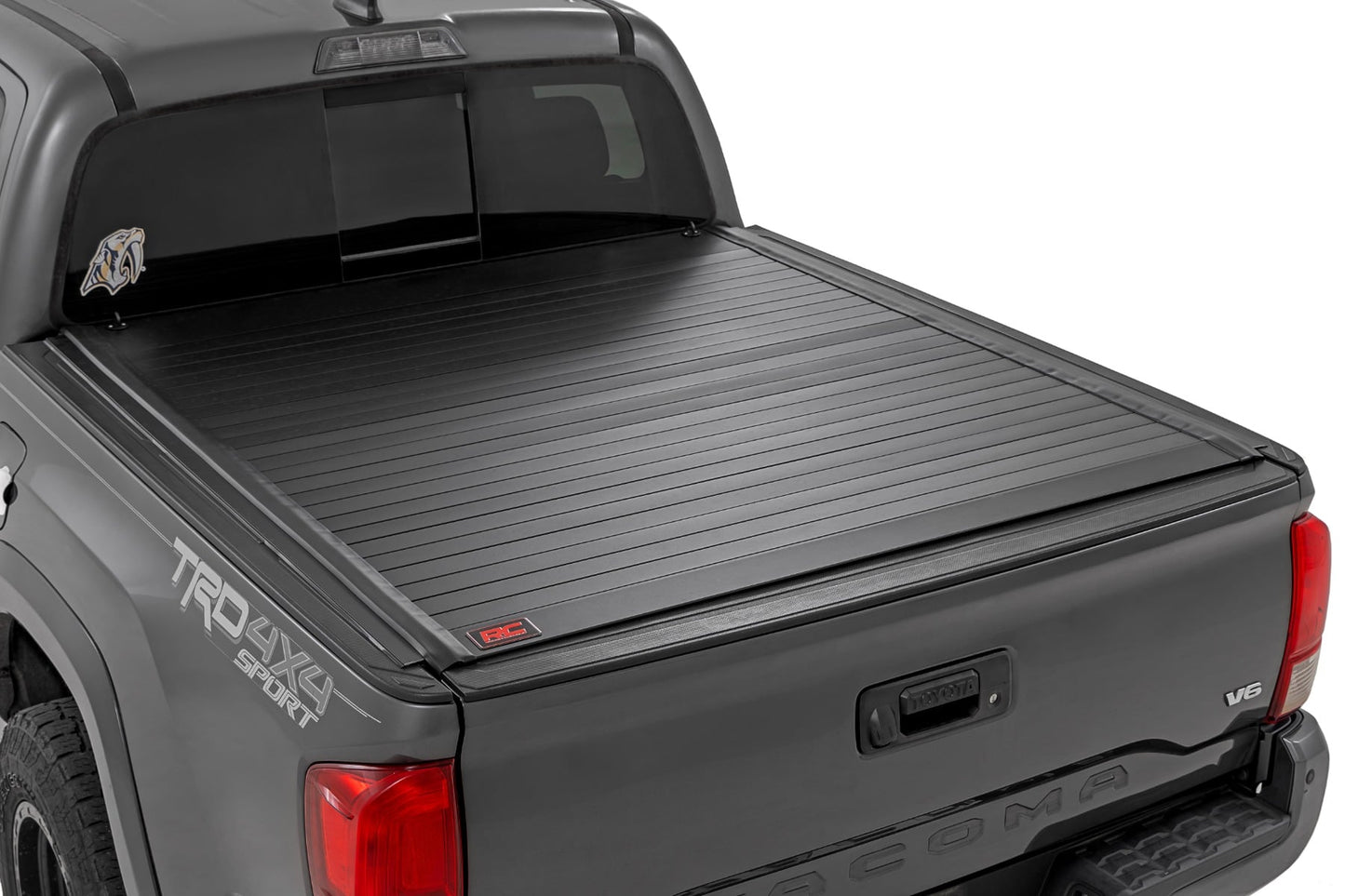 Hard Roll Up Bed Cover | 5' Bed | Toyota Tacoma 2WD/4WD (2016-2023) - Bed Covers (Image 1 of 6)