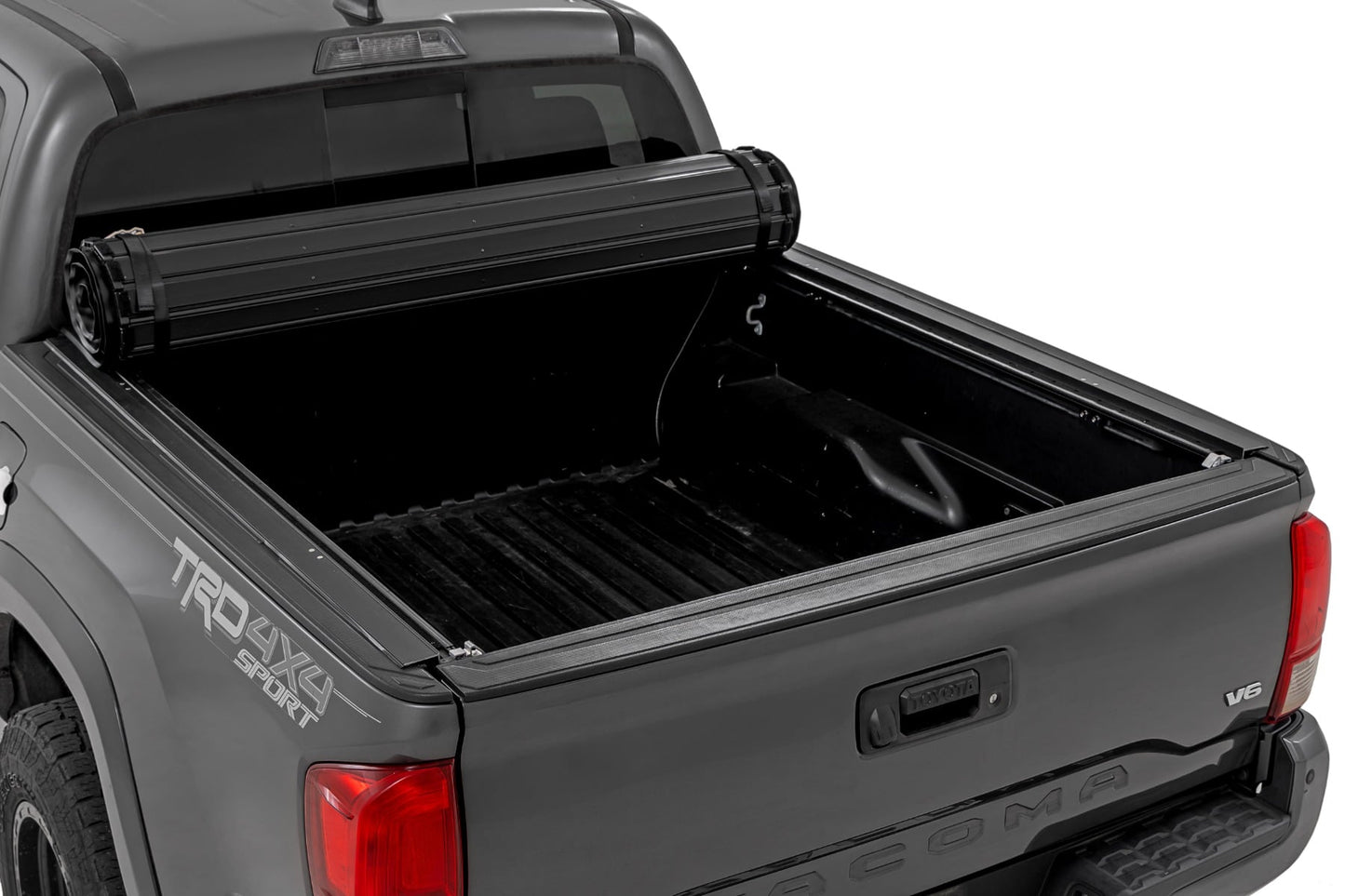 Hard Roll Up Bed Cover | 5' Bed | Toyota Tacoma 2WD/4WD (2016-2023) - Bed Covers (Image 2 of 6)