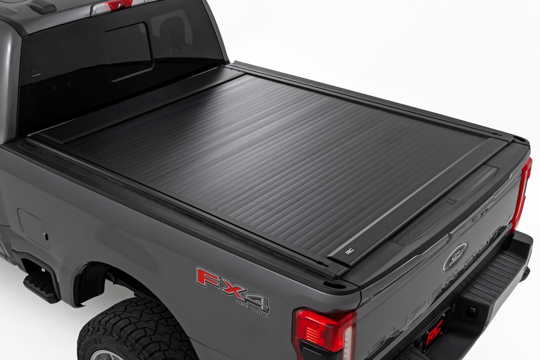 Manual Retractable Bed Cover | 6'10" Bed | Ford F-250/F-350 Super Duty (17-26) - Bed Covers (Image 1 of 6)