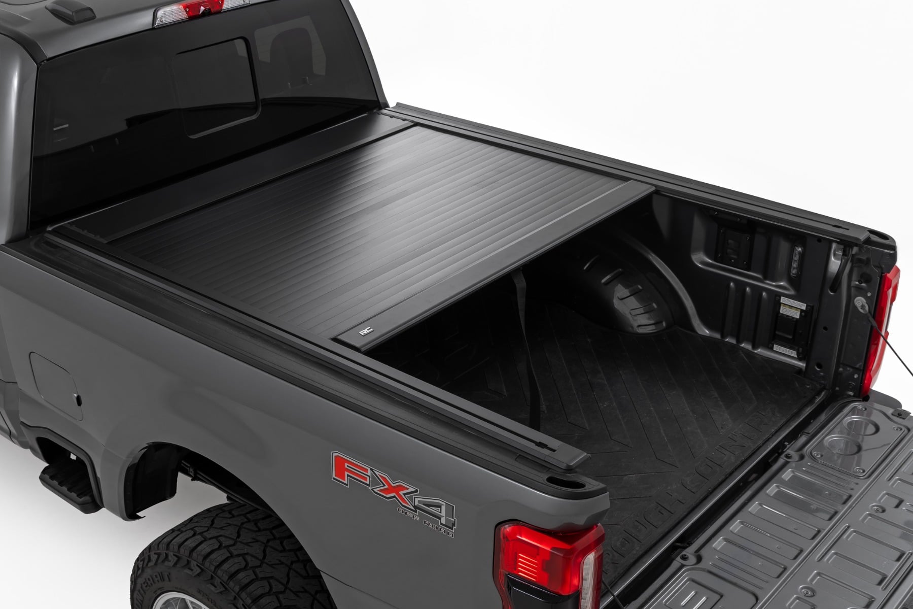 Manual Retractable Bed Cover | 6'10" Bed | Ford F-250/F-350 Super Duty (17-26) - Bed Covers (Image 2 of 6)