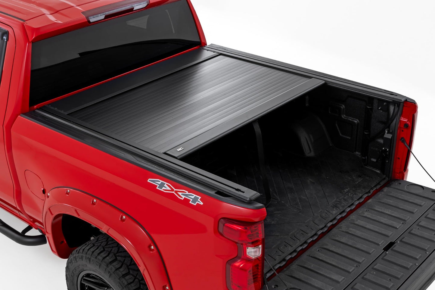 Manual Retractable Bed Cover | 5'10" Bed | Chevy/GMC Sierra 1500 (19-26)/Silverado 1500 (19-26) - Bed Covers (Image 2 of 6)
