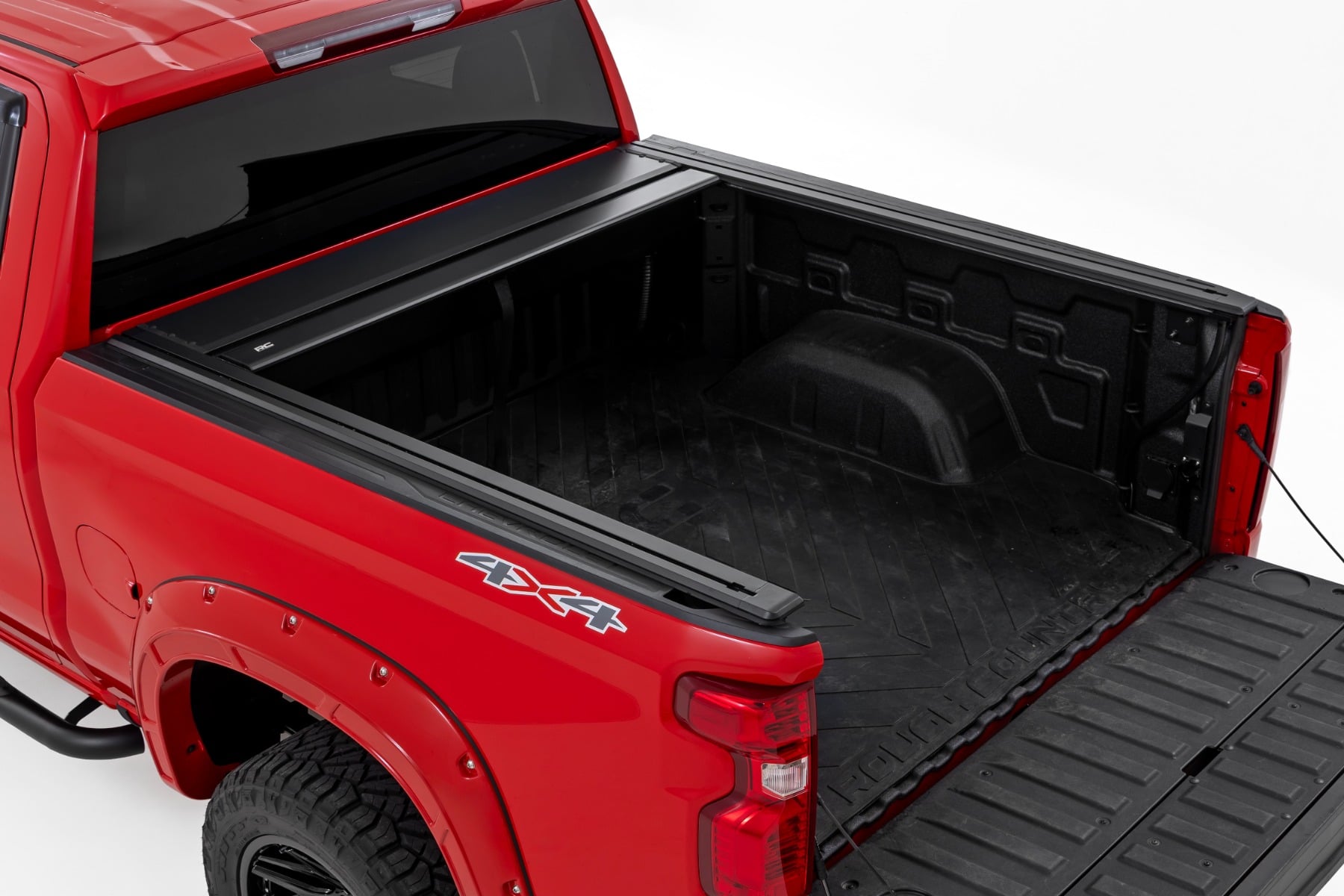 Manual Retractable Bed Cover | 5'10" Bed | Chevy/GMC Sierra 1500 (19-26)/Silverado 1500 (19-26) - Bed Covers (Image 3 of 6)