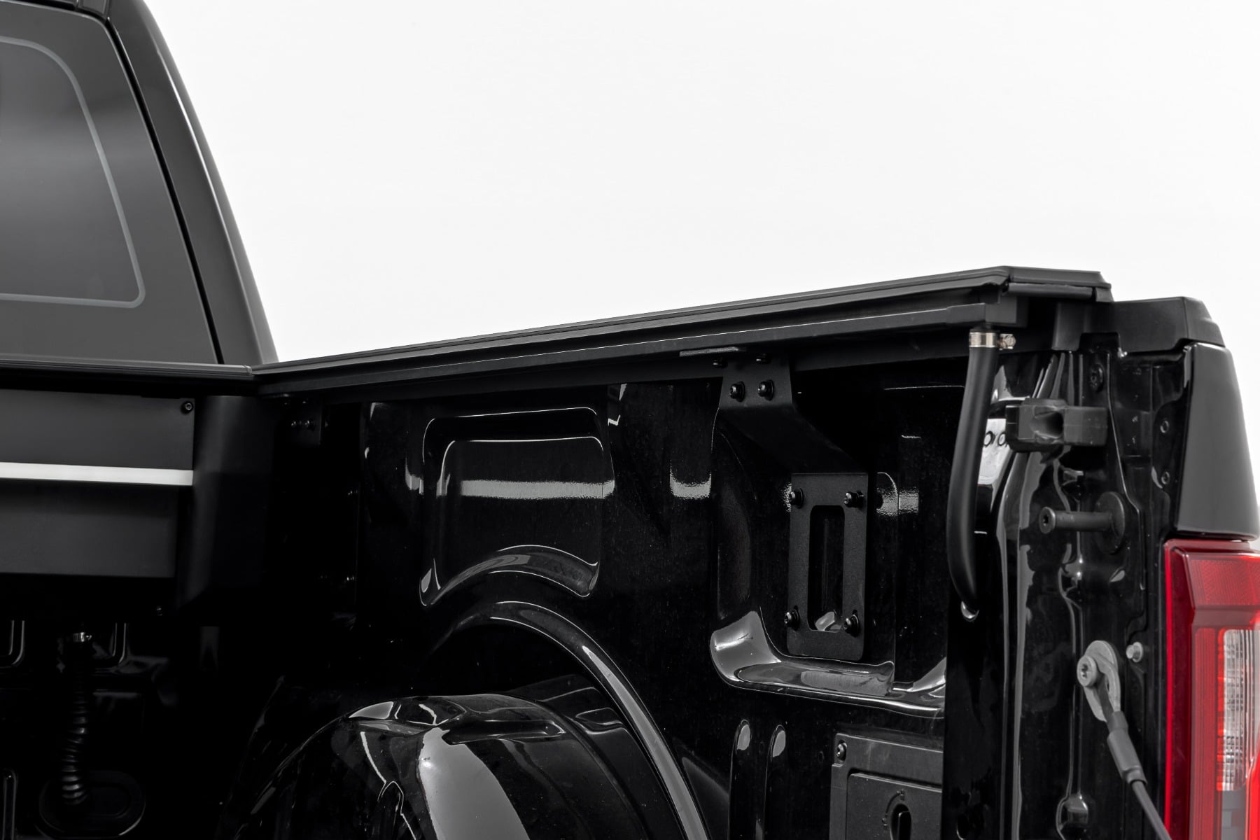 Powered Retractable Bed Cover | 6'7" Bed | Ford F-150 (15-26)/F-150 Lightning (22-26) - Bed Covers (Image 5 of 6)