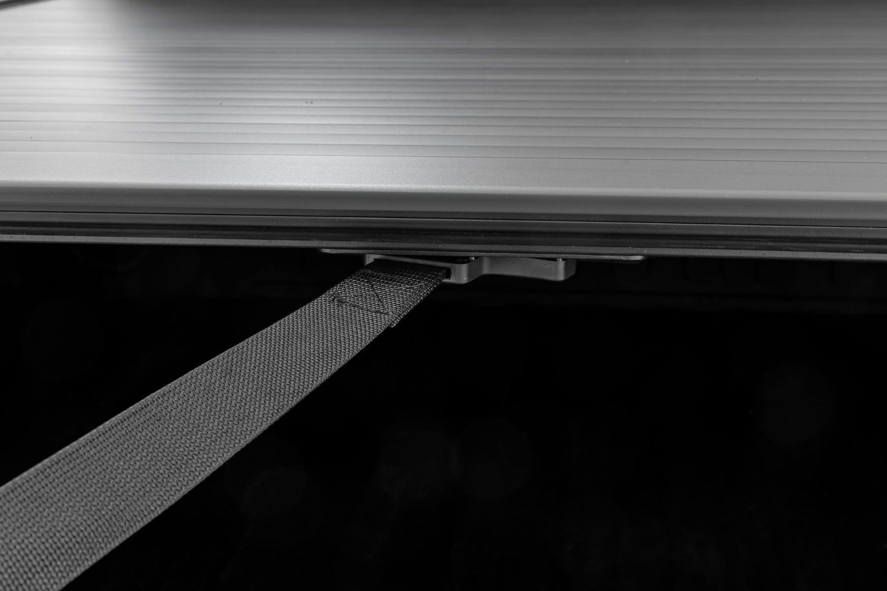 Manual Retractable Bed Cover | 5'7" Bed | Ram 1500 (19-26)/1500 TRX (21-24) - Bed Covers (Image 6 of 6)