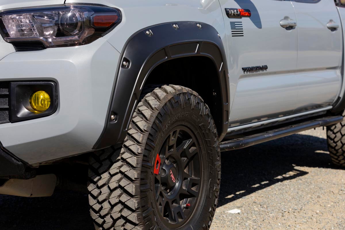 RC Defender Fender Flares | 202 Black Onyx | Toyota Tacoma 2WD/4WD (2016-2023) (manufacturer page)
