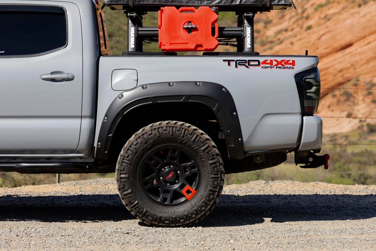 Defender Fender Flares | 202 Black Onyx | Toyota Tacoma 2WD/4WD (2016-2023) - Fender Flares (Image 4 of 6)