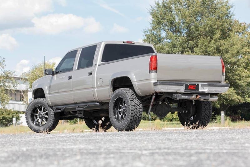RC 6 Inch Lift Kit | 8-Lug | M1 | Chevy 3/4-Ton Suburban/C2500/K2500 Truck/C3500/K3500 Truck (88-00) (manufacturer page)