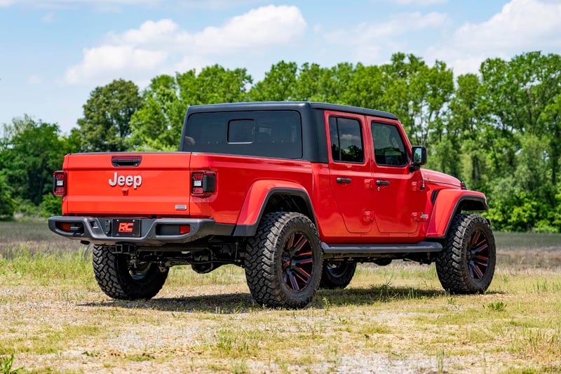 RC 2.5 Inch Leveling Kit | Spacers | N3 | Jeep Gladiator JT 4WD (2020-2023) (manufacturer page)