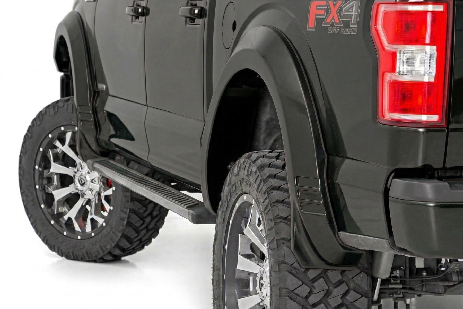 SF1 Fender Flares | TB Real Steel | Ford F-150 2WD/4WD (2015-2017) - Fender Flares (Image 1 of 6)