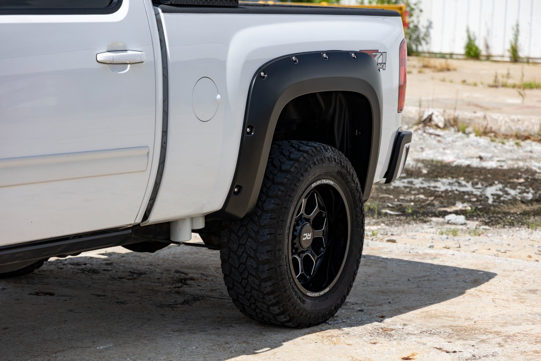 Pocket Fender Flares | 6'7" & 8' Bed | 16 Graystone | Chevy Silverado 1500/2500HD/3500HD (07-14) - Fender Flares (Image 6 of 6)