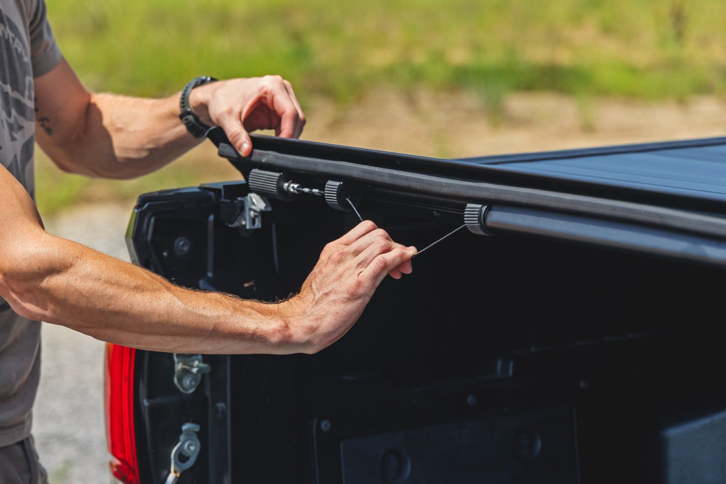 Hard Roll Up Bed Cover | 5' Bed | Toyota Tacoma 2WD/4WD (2016-2023) - Bed Covers (Image 5 of 6)