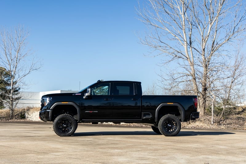 RC 5 Inch Lift Kit | NTD | M1 | w/ Overloads | Chevy/GMC 2500HD/3500HD (20-26) (manufacturer page)