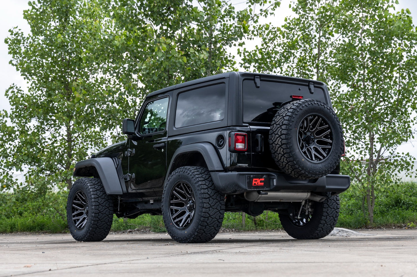 Rough Country 95 Series Wheel | Machined One-Piece | Gloss Black | 20x10 | 5x5 | -19mm - RC Wheels (Image 5 of 6)