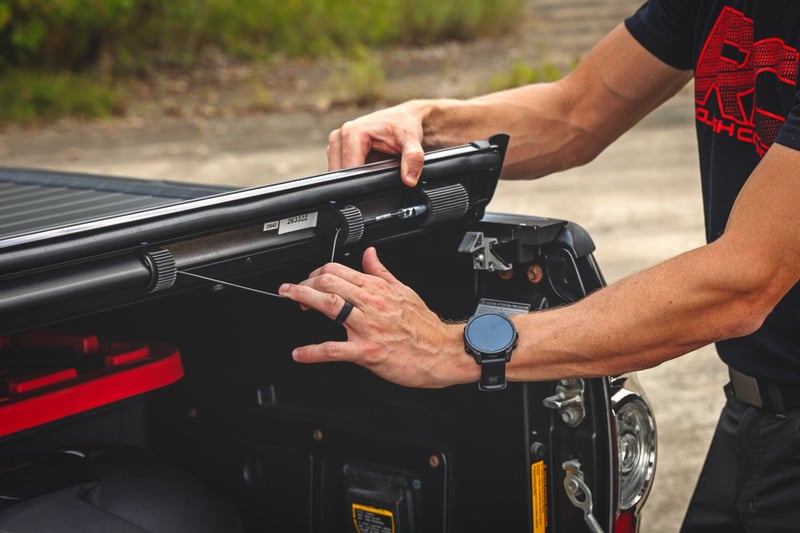 RC Hard Roll Up Bed Cover | 5' Bed | Toyota Tacoma 2WD/4WD (2005-2015) (manufacturer page)