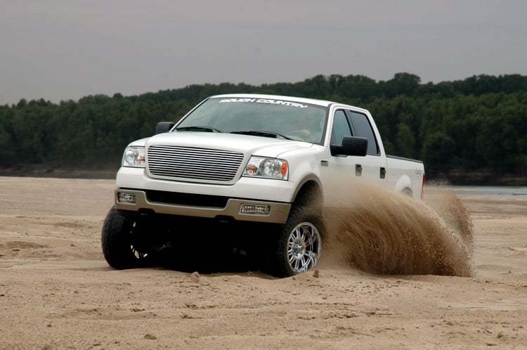 2008 F250 FORD 4WD (DIESEL) 4IN SYSTEM W/REAR SPRINGS - Image 2