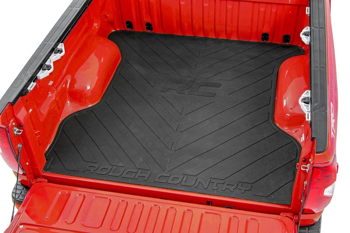 Bed Mat | 8' Bed | RC Logo | Chevy/GMC Sierra 1500 (19-26)/Silverado 1500 (19-26) - Cargo Management (Image 1 of 6)