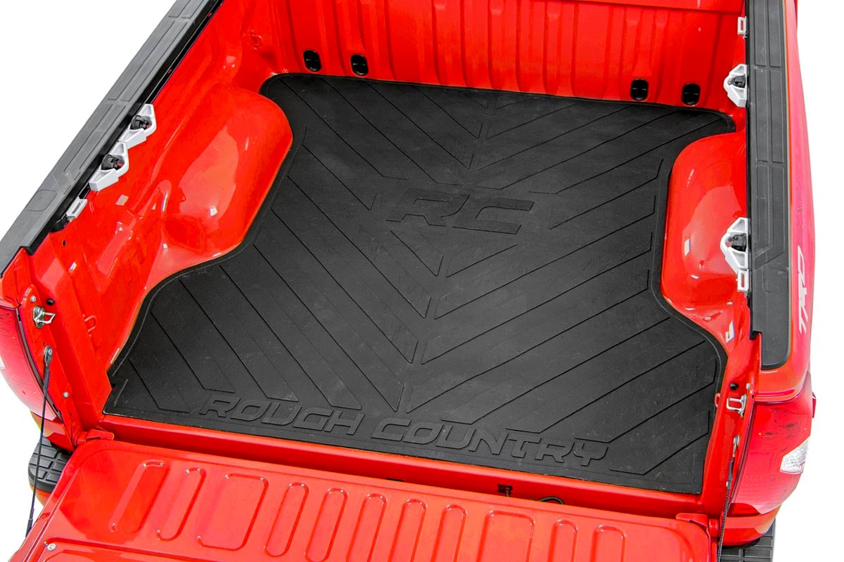 RC Bed Mat | 8' Bed | RC Logo | Chevy/GMC Sierra 1500 (19-26)/Silverado 1500 (19-26) (manufacturer page)