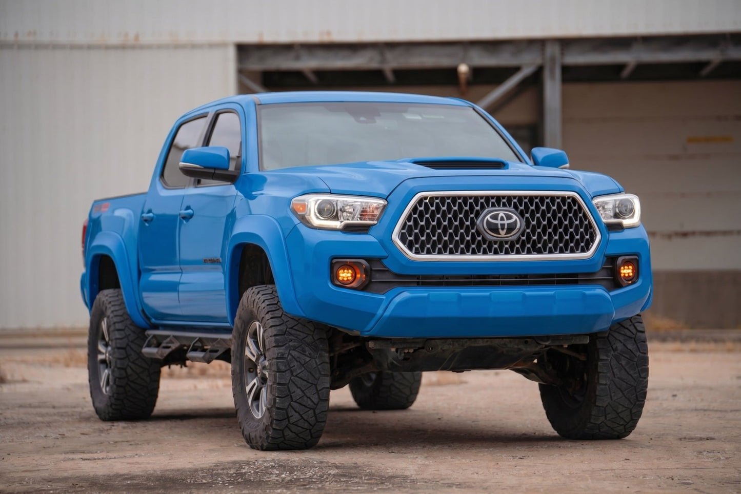 Sport Fender Flares | 8T6 Voodoo Blue | Toyota Tacoma 2WD/4WD (2016-2023) - Fender Flares (Image 4 of 6)